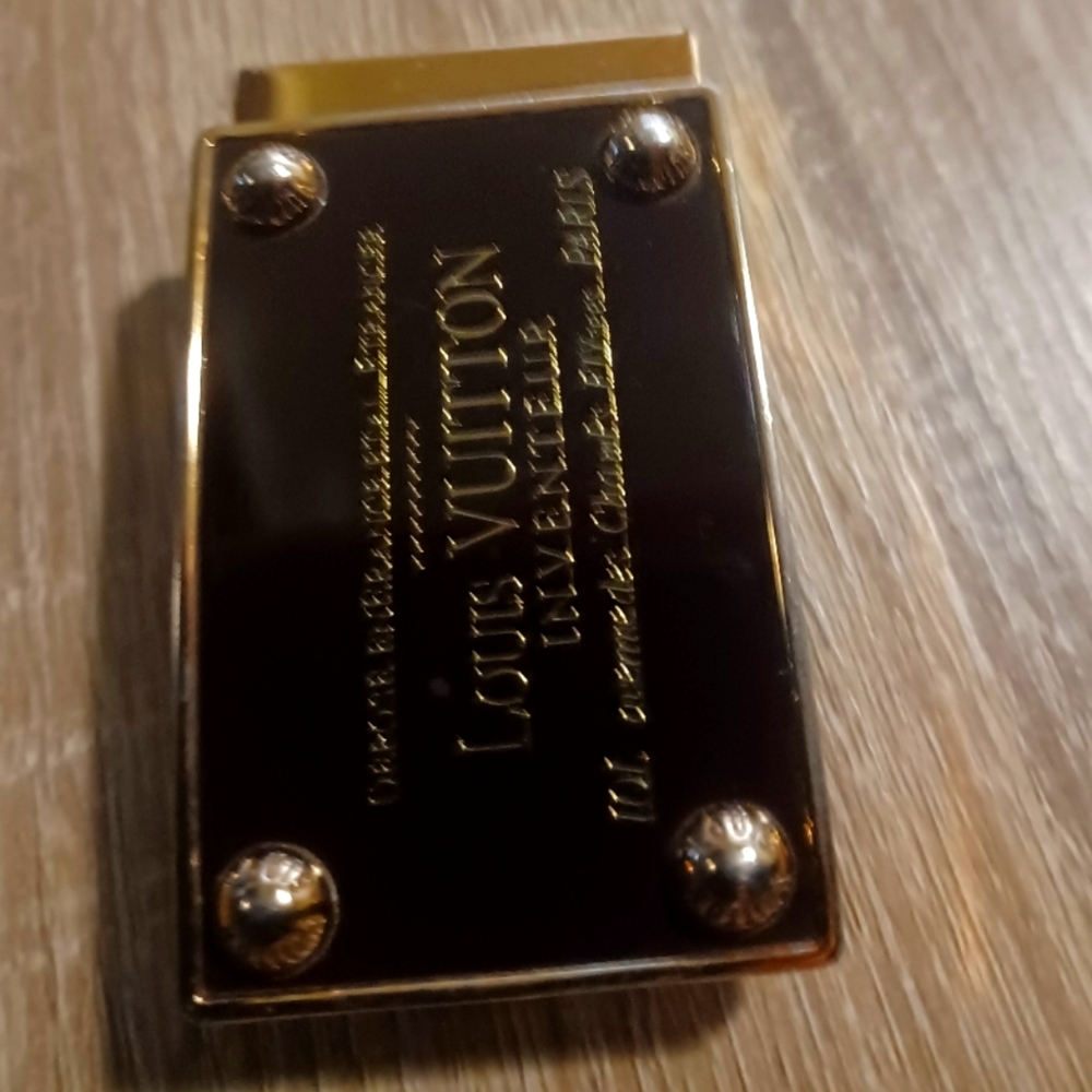 Louis vuitton buckle